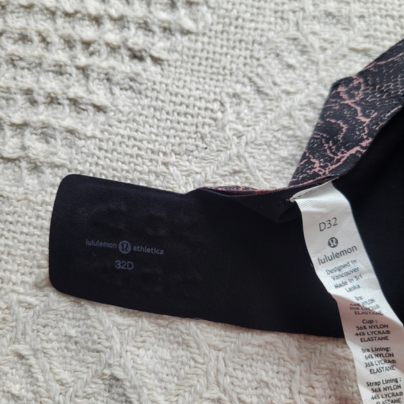 Lululemon Like Nothing Cupped Light Support Back Clasped Bra- Rose Black - Picture 4 of 7